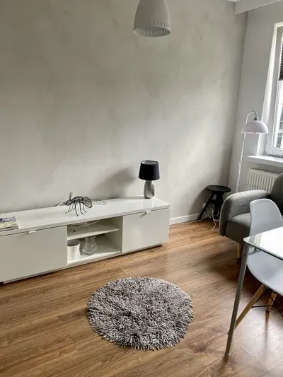Mieszkanie na wynajem. 40m2. Tramwaj. Dla studentów. - miniatura 2