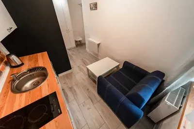 Mikro kawalerka w zrewitalizowanej, kameralnej kamienicy z ogródkiem - Igańska 8. BRAK PROWIZJI! - miniatura 4
