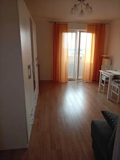 Kawalerka 2300 zł + 700 zł czynsz + liczniki