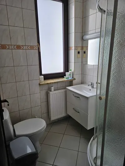 Pokoje z łazienkami i mnikawalerki - miniatura 3