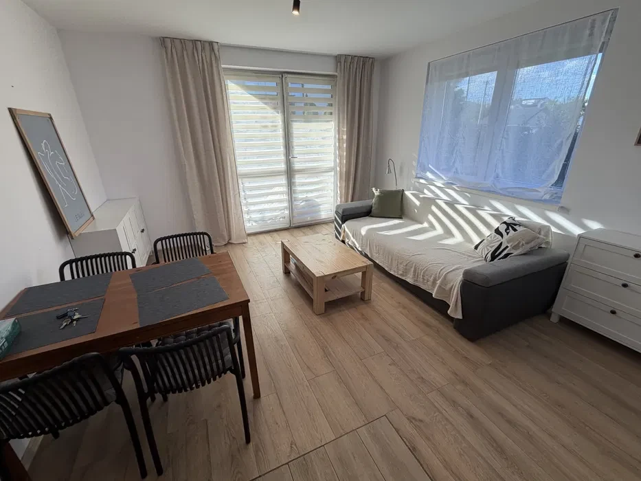 50 m2 ul Stawowa kolo Galerii Bronowice z ogrodkiem i miejscem postojowym - 1/8