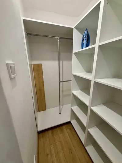 Wynajmę: Mieszkanie ponad 50 m2, 2 pokoje, oddzielna kuchnia, łazienka, przedpokój, garderoba - os. Tysiąclecia Katowice - miniatura 3