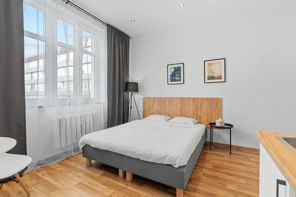 Kawalerka w Śródmieściu ul. Moniuszki 12/ Studio apartment in the city center, Moniuszki Street 12 - 1/4