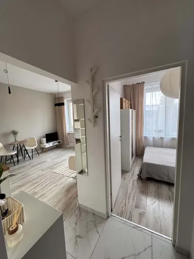 Wynajmę dwupokojowe mieszkanie w centrum Kielc - miniatura 4