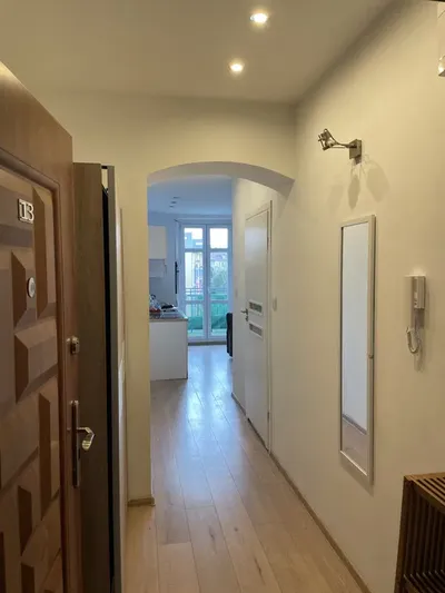 Jasna kawalerka z balkonem na ul. Grabiszyńskiej - miniatura 2