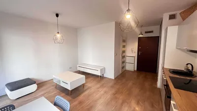 Komfortowa kawalerka z balkonem w super lokalizacji - miniatura 4