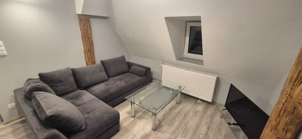Wynajmę kawalerkę w centrum Katowic na ul. Staromiejskiej - 1/6