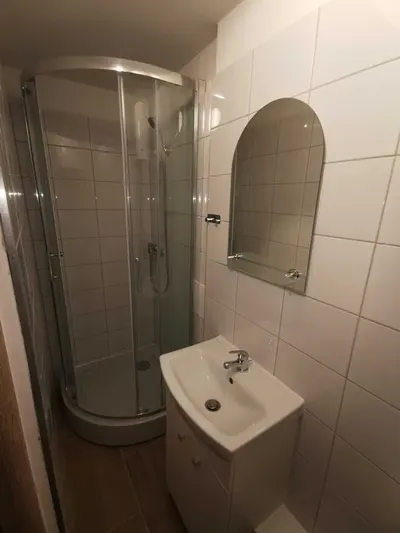 BEZPOŚREDNIO Winogrady ,Brak czynszu Administr, Internet-WiFi Gratis - miniatura 5