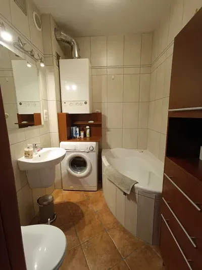 Jasne mieszkanie 49 m² w sercu Kazimierza z pięknym widokiem - miniatura 4