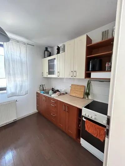 Przestronne mieszkanie w zielonej okolicy - miniatura 2