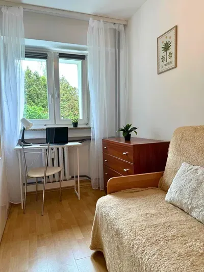 Cichy Żoliborz | 2 pokoje | Salon + sypialnia z miejscem do pracy | Dużo zieleni - miniatura 3