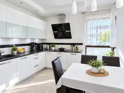 Parking | Metro Rondo Daszyńskiego |Balkon | Apartamentowiec | Komórka lokatorska - miniatura 3