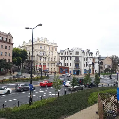 Lublin ,Centrum. Przestronna kawalerka z balkonem i oddzielną kuchnią. Brama na pilota. Piwnica. - miniatura 2