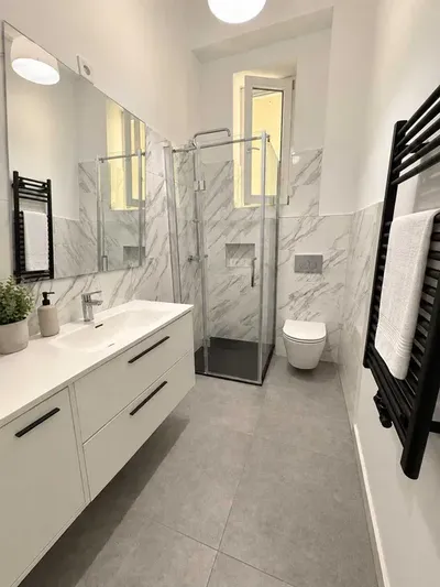 duży pokój| 1650 zł |Stare Miasto| ul.Szlak | po remoncie| 3-pok. 70m2 | dla studentki - miniatura 2