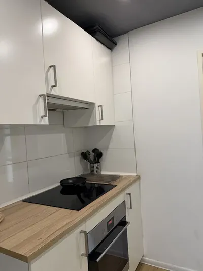 Pokój z balkonem - miniatura 5