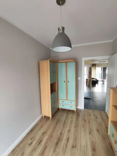 Do wynajęcia komfortowe, 3-pokojowe mieszkanie ul. Wrońska 8A - miniatura 2
