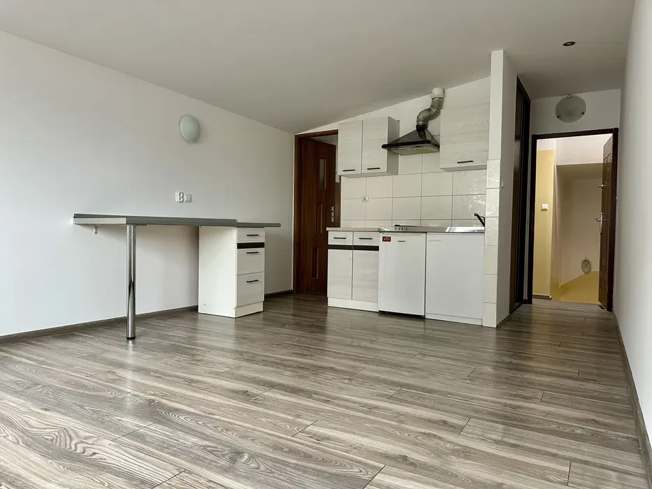 Bezczynszowa kawalerka 25 m kw Miedzyń, cena z ogrzewaniem - 1/8