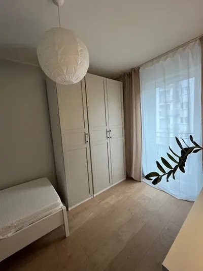 Wynajmę pokój, ul. Sarnia, szukam współlokatorki całość 1400 - miniatura 2