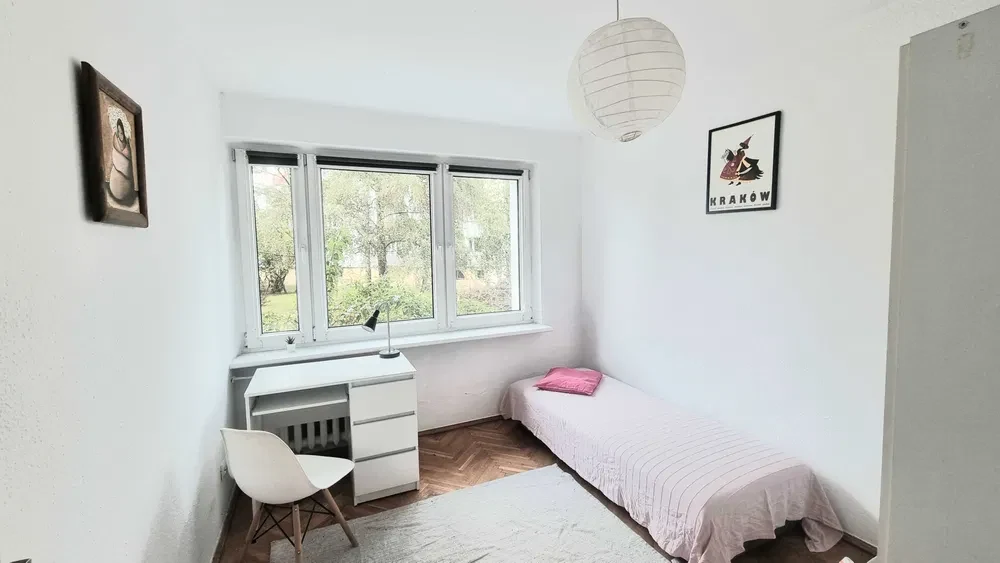 Duży jasny pokój dla studenta lub młodej osoby pracującej. Niska kaucja. Internet gratis. Os. Pod Lipami, Winogrady, Poznań - 1/6