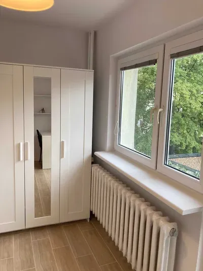 Wola-Ratusz - 2 pokoje 1-os., od zaraz / 2 single rooms, ready to move in - miniatura 3