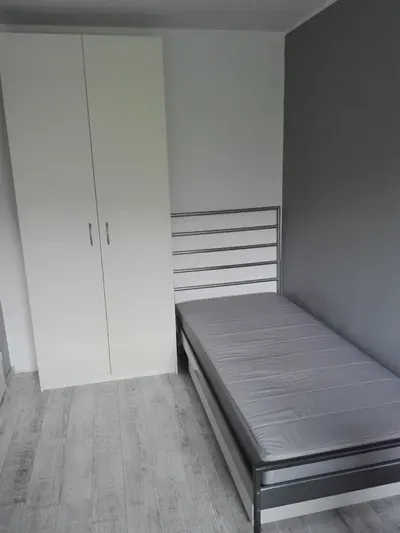 Pokój jednoosobowy w mieszkaniu 3-pokojowym ul. Popowicka