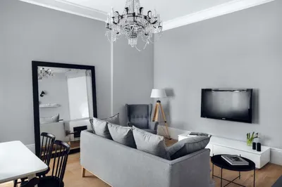 Premium Apartment in the Heart of Warsaw – Pre-War Building.