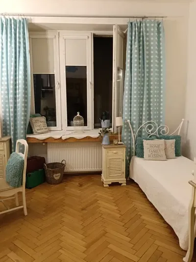 Ul.Uniwersytecka,przytulna kawalerka dla miłej pani - miniatura 3