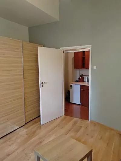 Kawalerka przy UEK al. Beliny Prażmowskiego blisko centrum - miniatura 3