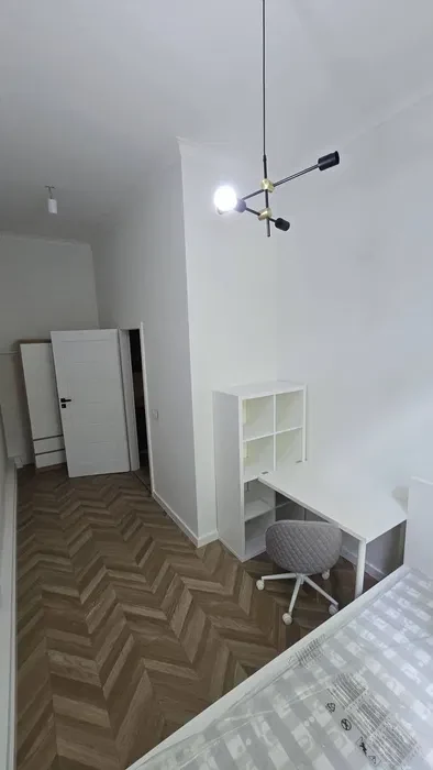 Pokój na wynajem w mieszkaniu na 2. piętrze, przy ul. Tuwima, w samym ścisłym centrum Łodzi Łodzi. - 1/5