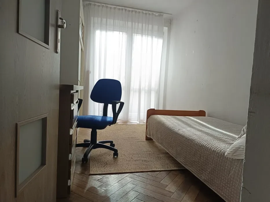 Pokój jednoosobowy z balkonem na wynajem , w centrum miasta - 1/4