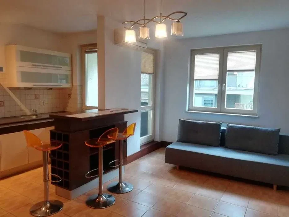 Do wynajęcia mieszkanie 38m2+balkon przy METRO WILANOWSKA-basen, siłownia - 1/5