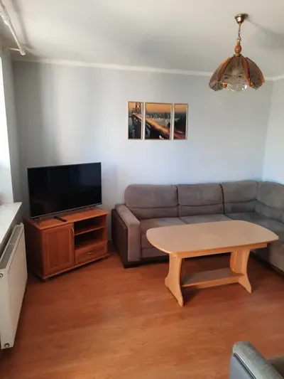 Wynajmę 2 pokojowe mieszkanie przy ul.Piasta - miniatura 2