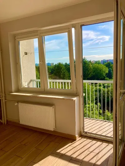 Mieszkanie 36 m | Balkon | Widok | Po remoncie | Od września - miniatura 2