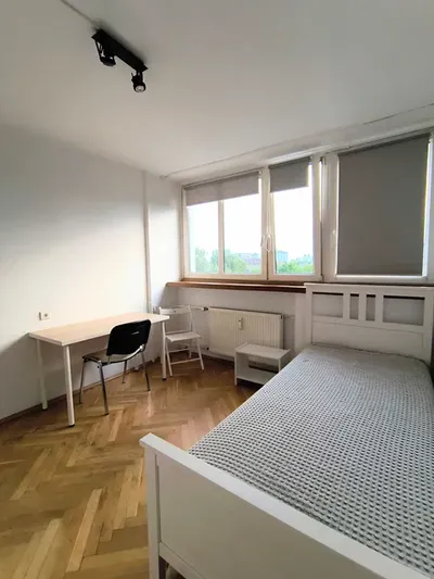 Do wynajęcia pokój 1-os. koło Sky Tower. Świetna lokalizacja! - miniatura 3