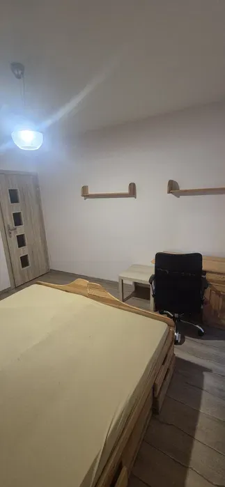 Pokój jednoosobowy lub dwuosobowy z balkonem - miniatura 3