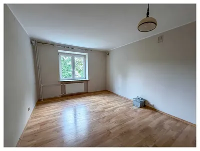 Bezpośrednio mieszkanie 3-pokojowe Warszawa-Praga Północ - miniatura 2