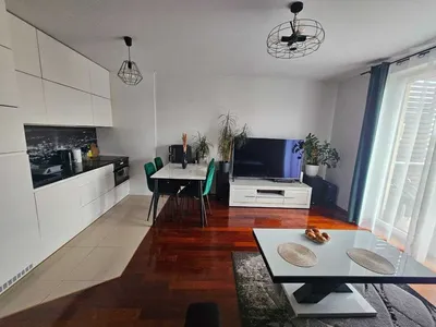 Mieszkanie 50 m² przy Bagrach | Klimatyzacja | Duże łóżko 180×200 | TV 65” | Bezpośrednio od właściciela