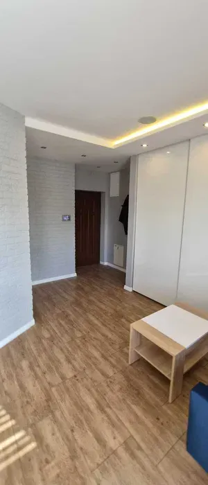 Mieszkanie 26 m kw, pierwsze piętro blisko centrum - miniatura 3
