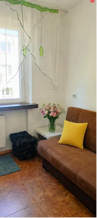 Przytulny pokój dla studentki/ kobiety pracujacej - miniatura 2