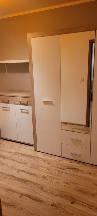 Od zaraz 2 pokoje blisko pętli i metra + parking! - miniatura 3