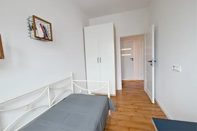 Pokoj dla spokojnych studentów UL. ZACISZE 6/10 - miniatura 3