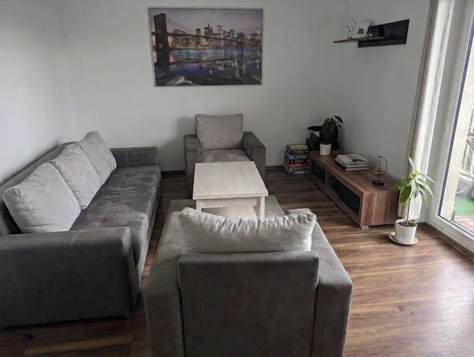 57 m² | 2 duże pokoje | balkon | 2 min do PKP Ligota - 1/8
