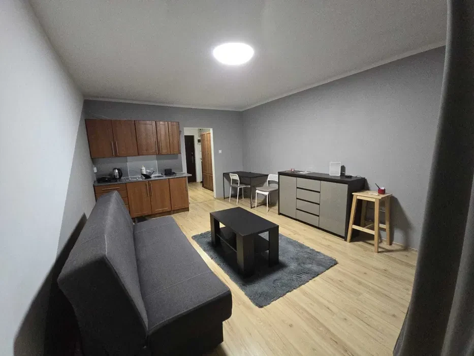 Ładna kawalerka w ścisłym Centrum Katowic. Blok z ochroną, balkon - 1/8