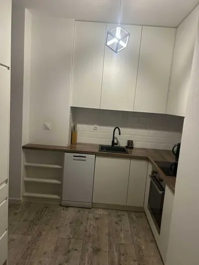Wolny pokój dla osoby pracjącej lub studentki ul. budowlana 7 i wole miejsce w garażu - miniatura 5