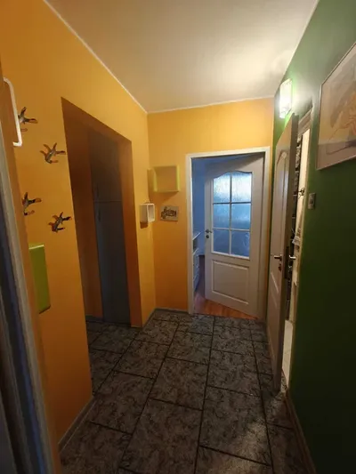 Ciepłe i wygodne mieszkanie 2 pok., 46 m z windą i loggią - miniatura 4