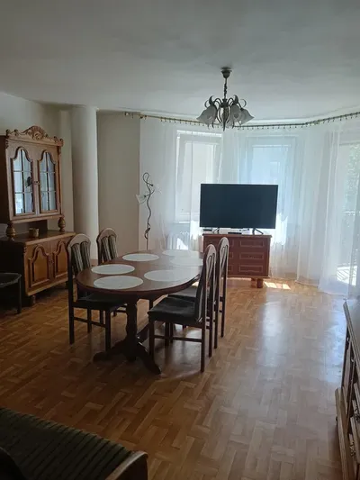 Duże mieszkanie z garażem w ścisłym centrum