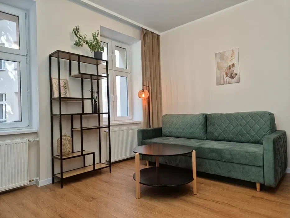 Stylowe, przytulne M 2 pokojowe na Łazarzu | 3 min. Dworzec PKP, 5 min. Park Wilsona | ul. Kolejowa 44 | Okna na podwórko - cisza i spokój - 1/6
