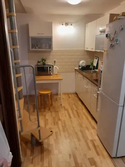 Pokój jednoosobowy z balkonem Kraków Siemaszki Prądnicka Bobrzeckiej Zdrowa Pielęgniarek Opolska Szpital JPII Żabiniec Prądnik Biały od 1.10.2026 - miniatura 5