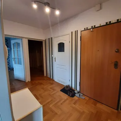 Wyjątkowa lokalizacja 2 pokojowe z oddzielną kuchnią i garderobą 58m prywatnie . - miniatura 3