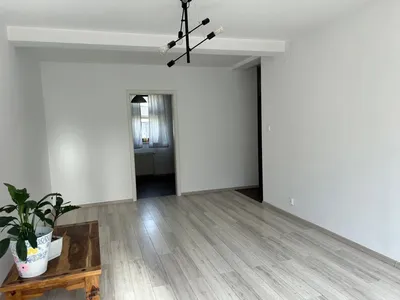 Przestronne mieszkanie w zielonej okolicy - miniatura 3